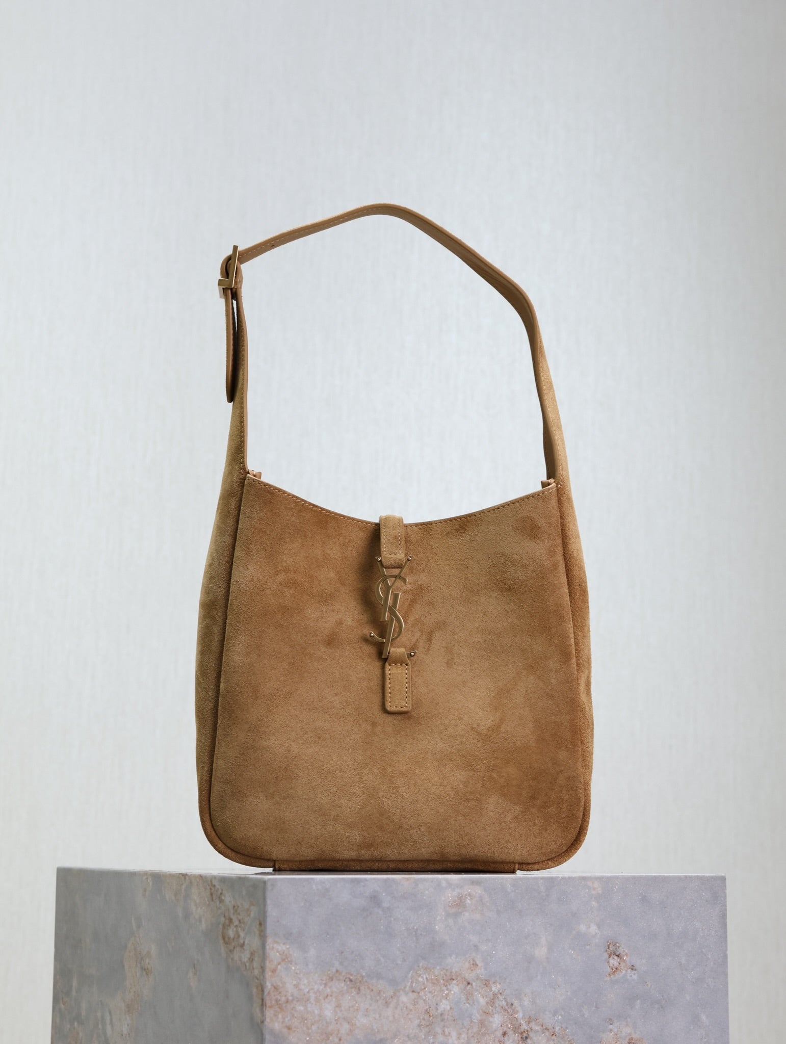 LE 5A7 bag