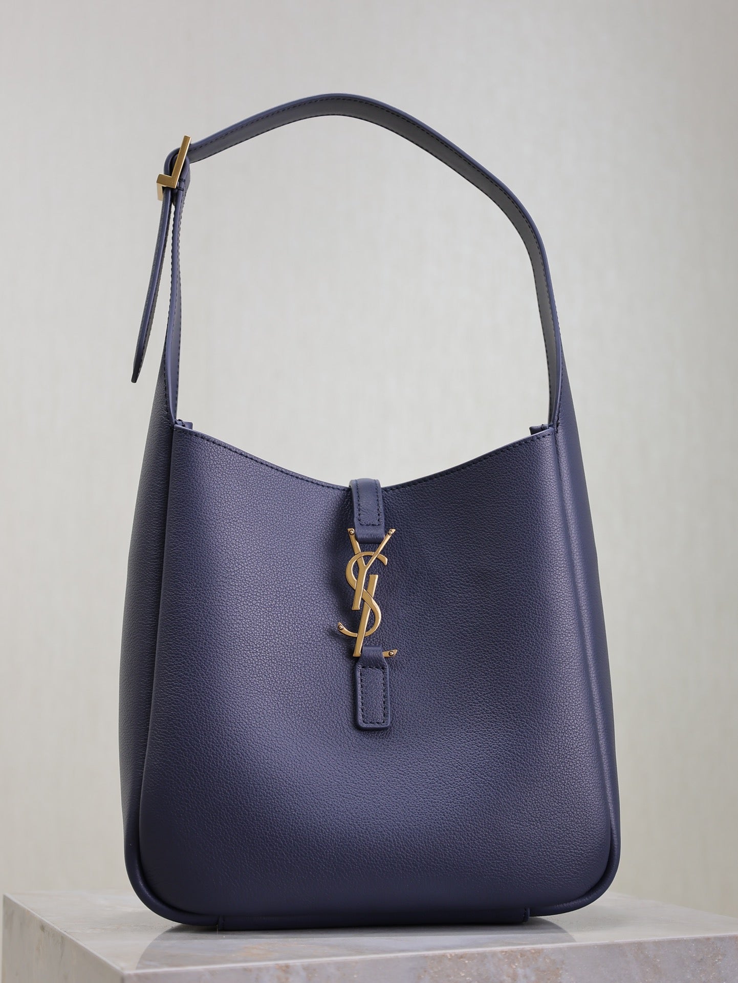 LE 5A7 bag