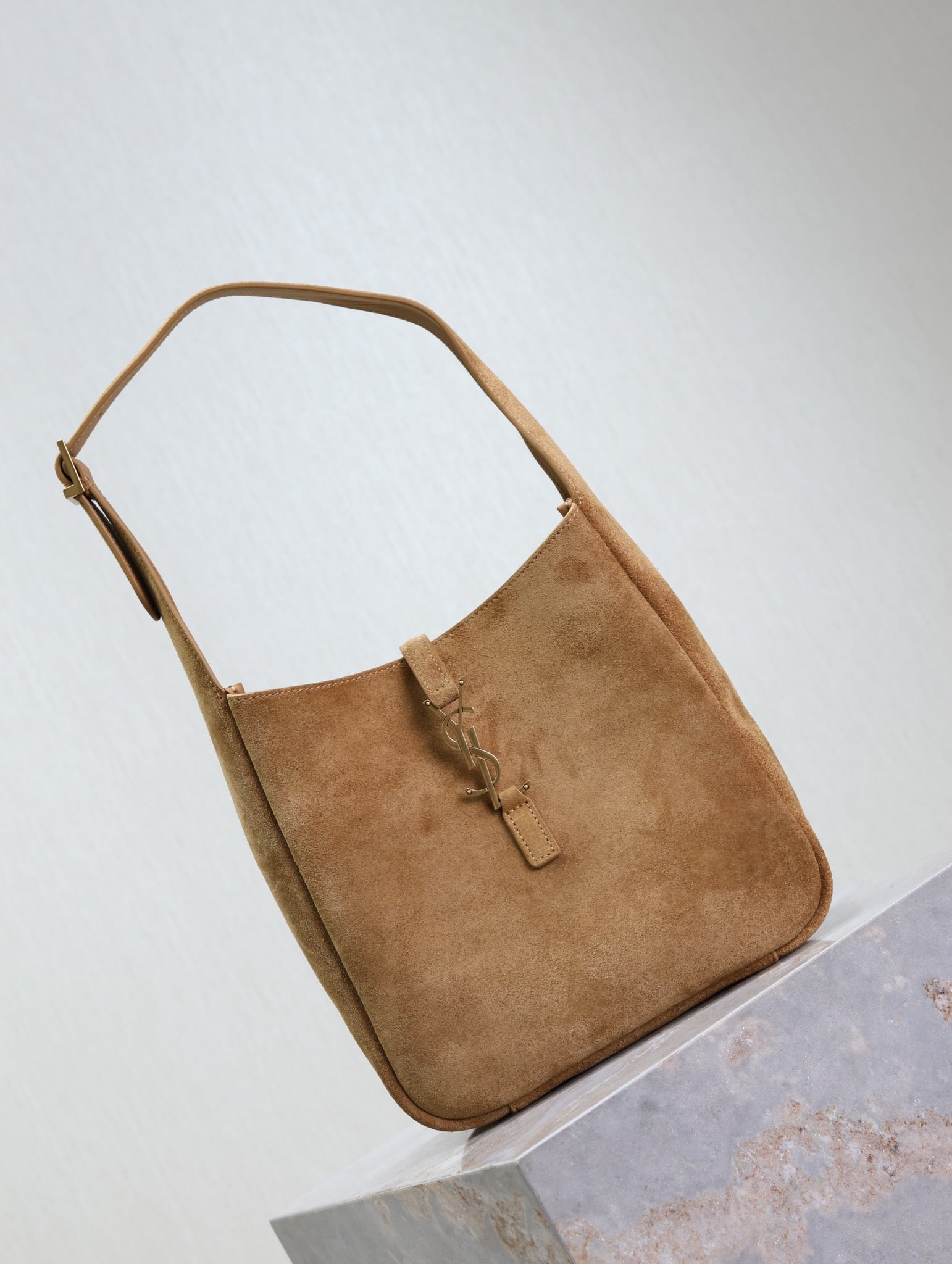 LE 5A7 bag